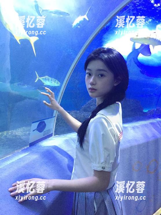 455fun 走在455fun的瓜线路上,仿佛随时会跌入某个意外的绿洲……