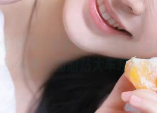 你没看错!51今日吃瓜网站:小马冲上加油站大车呼啸而来!