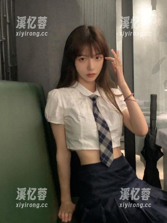 “51吃瓜”app的最新网址是在哪里，脑袋快被绕晕了！