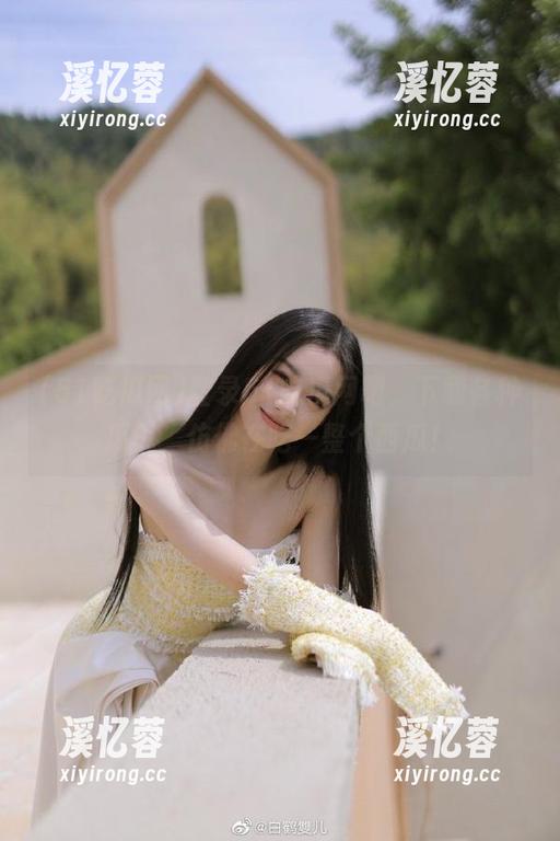 登录51吃瓜网吧，下载各种瓜讯，仿佛在吃一整个西瓜！
