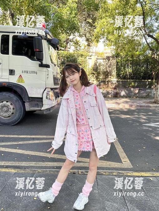 51吃瓜网 登录51吃瓜网,这波瓜实在难以消化,果然“哇”的一声后就不敢再说了。