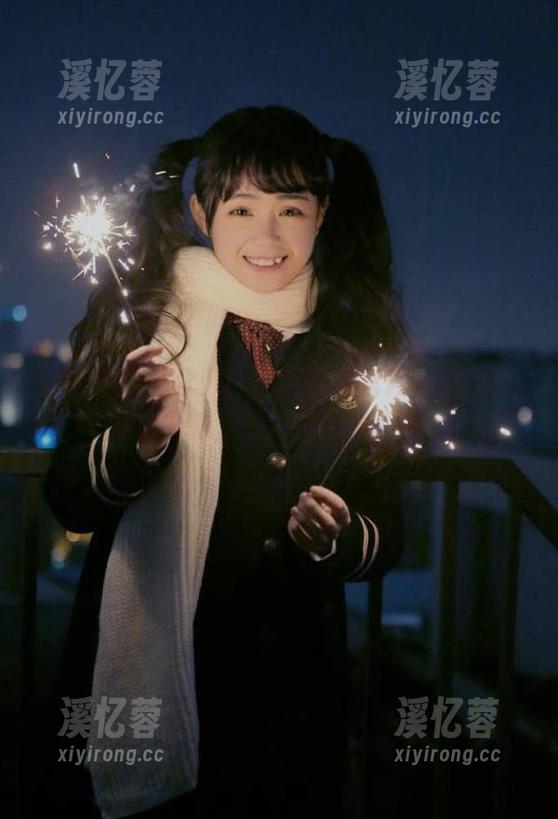 51吃瓜群众官网：无人入座的瓜摊，内心的狂风呼啸！
