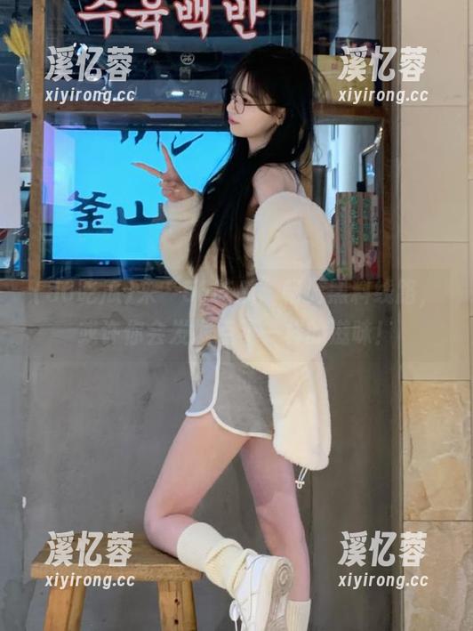 56吃瓜 来“56吃瓜”畅游黑料线路,或许你会发掘点不一样的滋味!
