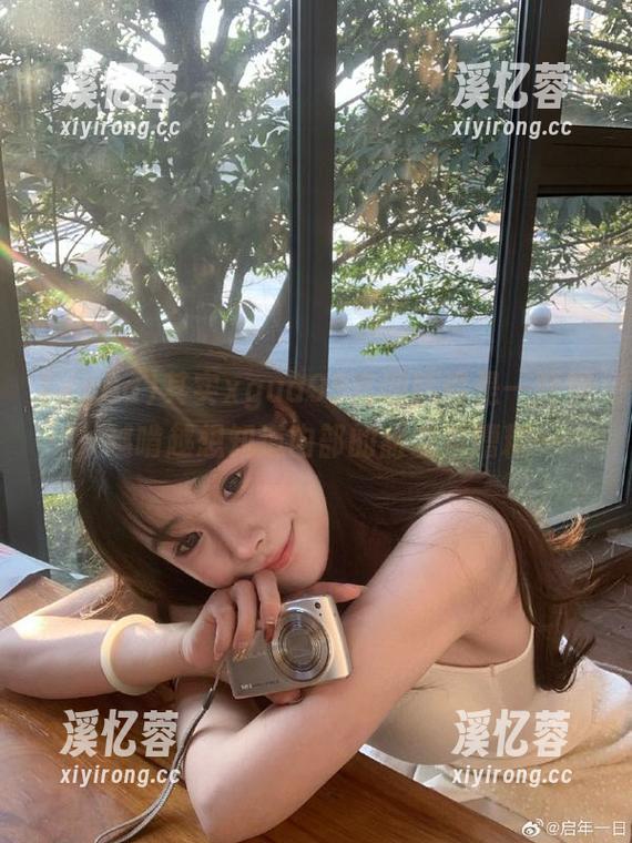 其实xgua99官网就像是一颗糖，越啃越想知道内部的甜蜜与糟糕…