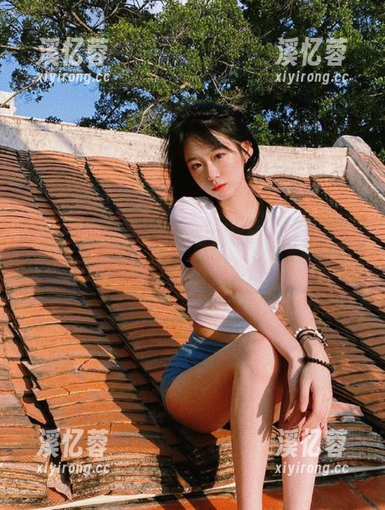 “资源”你就不怕热吗？在zztthl.ccm上继续吃瓜，心静如水，哈哈！