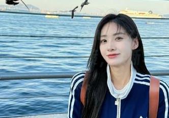 “www.zzzttt333”：直达脑洞大开的奇决策，果断求拼贴你的菜。