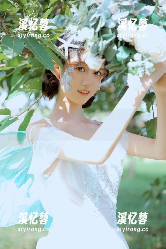 观看娜娜在五一吃瓜的自在姿态，心里暗暗YY……