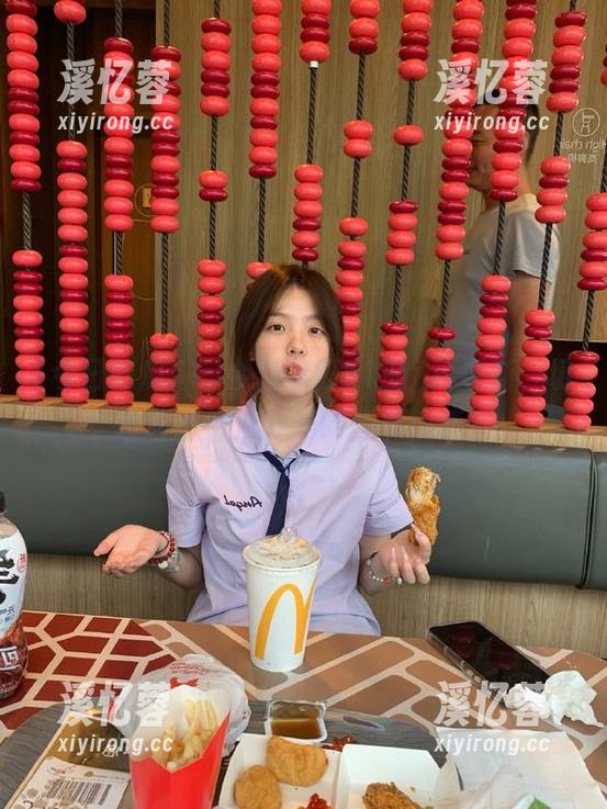 今日吃瓜51 今日吃瓜51的ios更新,切换动态看八卦如同翻书快感?