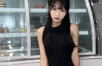 冲哥精选黑料，直言手牵手永不迷路，谁会在黑暗中跳舞呢？