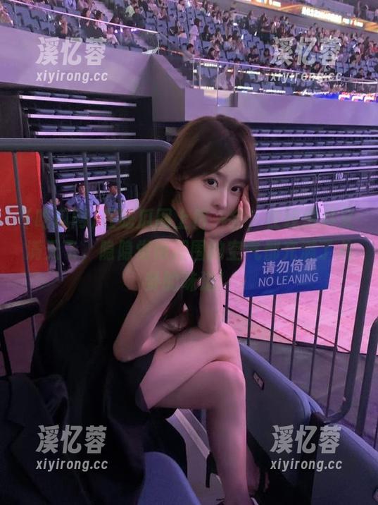 在吃瓜网上待一会，在线爆料又满天飞，隐隐觉得周围的空气都充满了八卦的味道！