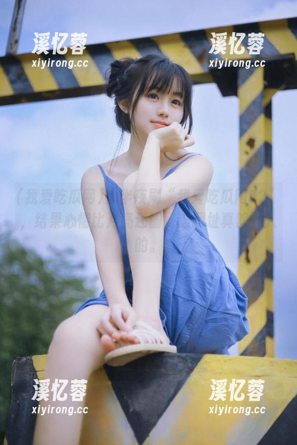大半夜刷“我爱吃瓜网52”，结果心情比月亮还圆，这网址真够迷人的。