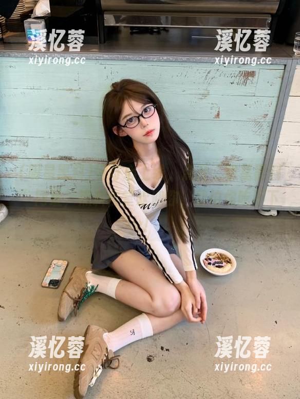 明星黑料 好奇心上线,点开“明星黑料”网址,黑料食堂欢迎你,就怕你吃不下!