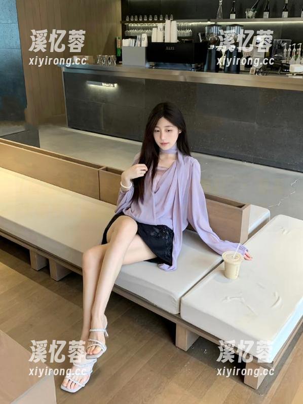 最新一期“明星黑料”：竟有大佬在家追剧吃薯片，这也太真实了吧！
