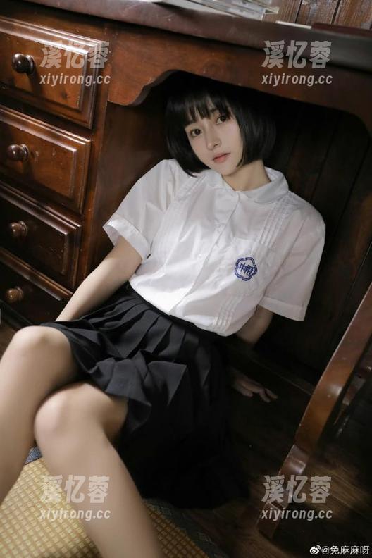 网曝吃瓜 手指在安卓屏幕上滑动,开启“网曝吃瓜”,从此成为八卦的搬运工!