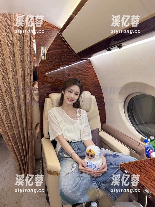 黑料吃瓜 辣条能不能算是黑料吃瓜官网入口周边的伴侣?感觉两者都有一股神秘感。