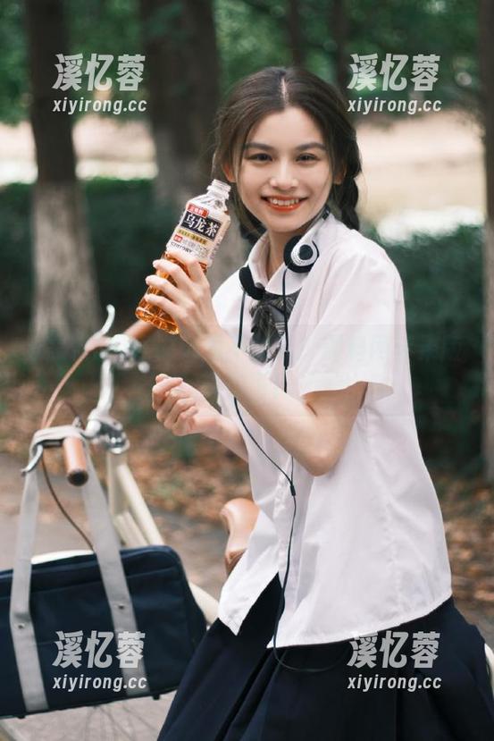 谁说苹果不掉瓜？黑料网苹果版带你飞！
