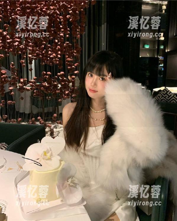 黑料网 整个吃瓜圈都被黑料网最新料轰炸了!展开想象吧。