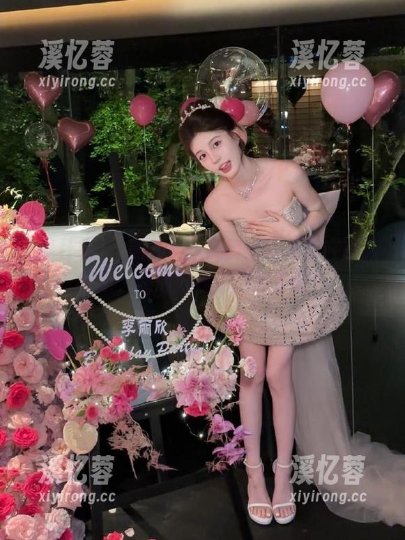 黑社料 “黑社料”入口:每天都在等新鲜瓜,照顾好我的八卦胃哦~